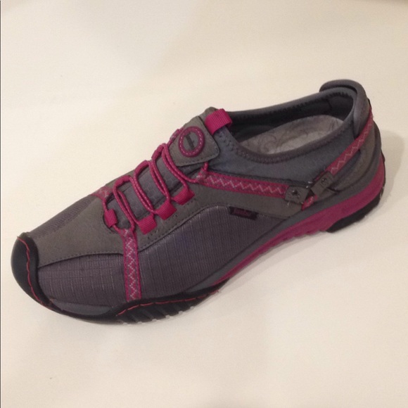 Jamba Gray with Raspberry Athletic Shoe - Picture 1 of 1
